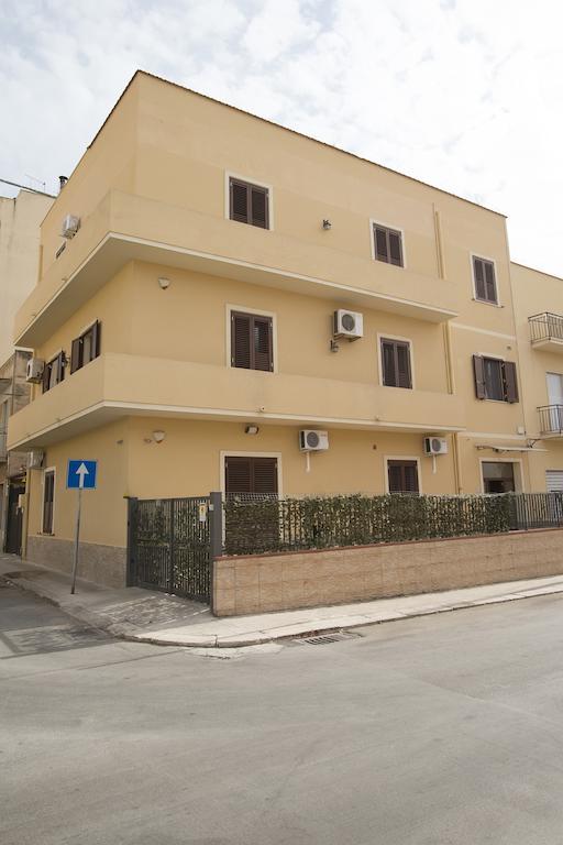 Bed and Breakfast Il Tipico Trapani Esterno foto